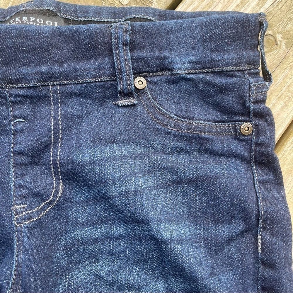 Liverpool Chloe Pull-on Shorts with Rolled Cuff  Dark Wash 0 - Picture 4 of 8